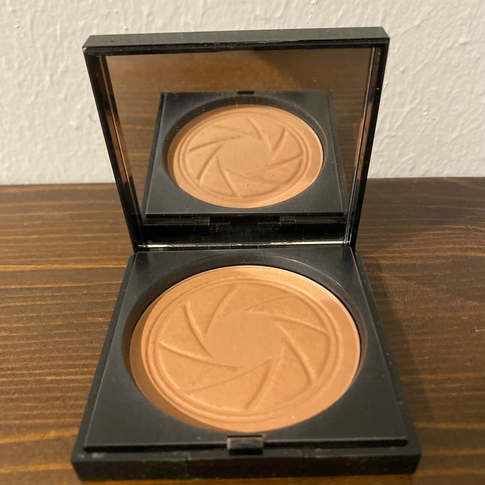 SMASHBOX BRONZER IN DEEP BRONZE
